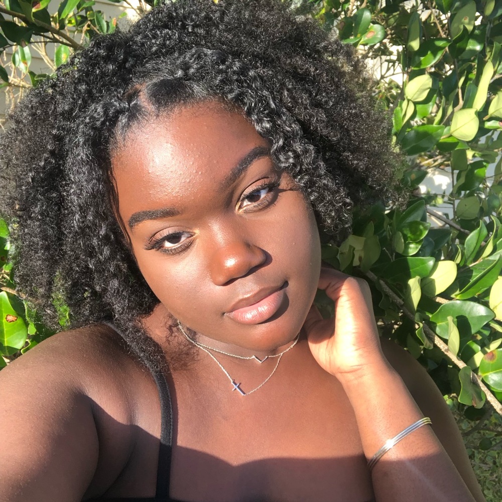 Meet your Posher, Laila